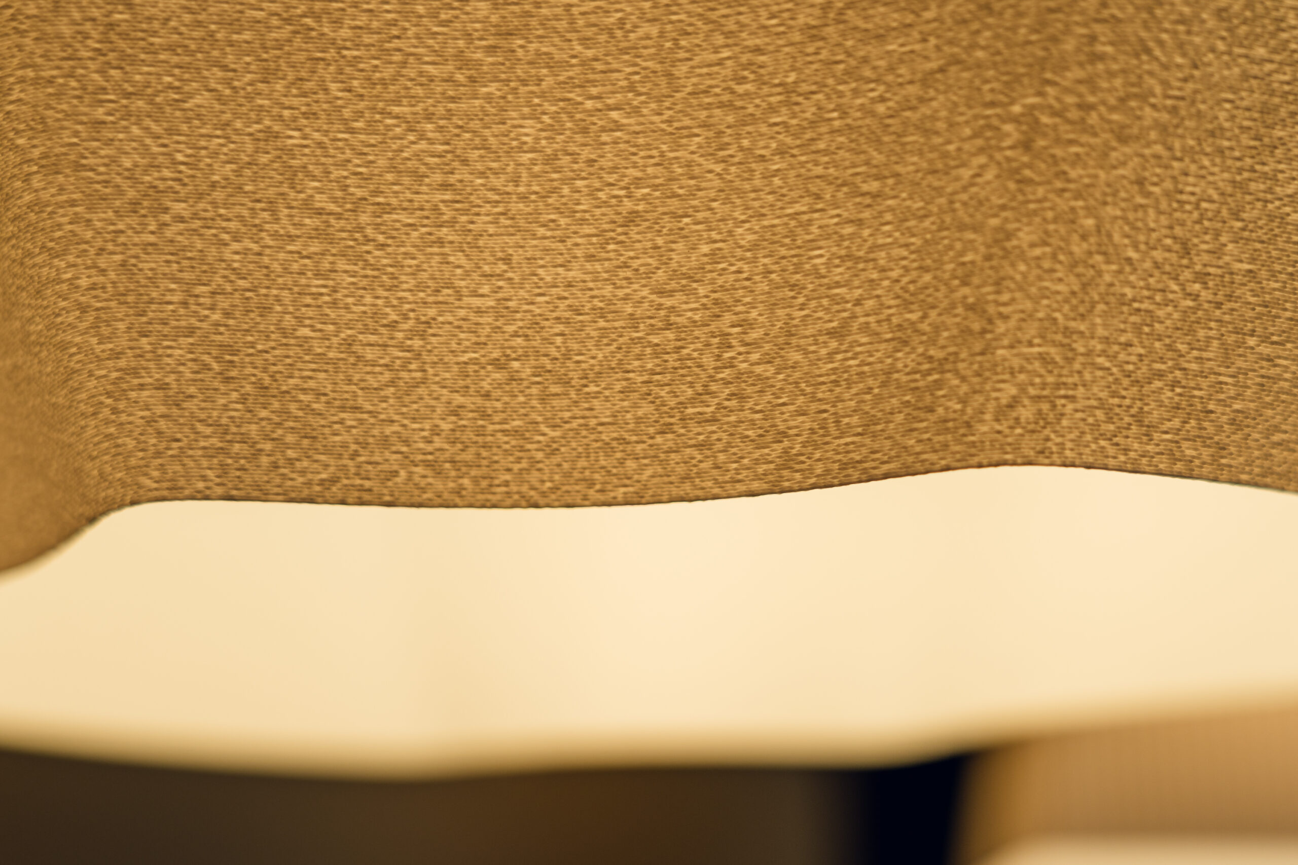 Detalle de textura y forma de una lámpara Luz de Asturias